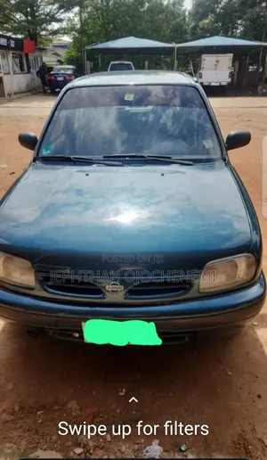Nissan Micra 2000 Green