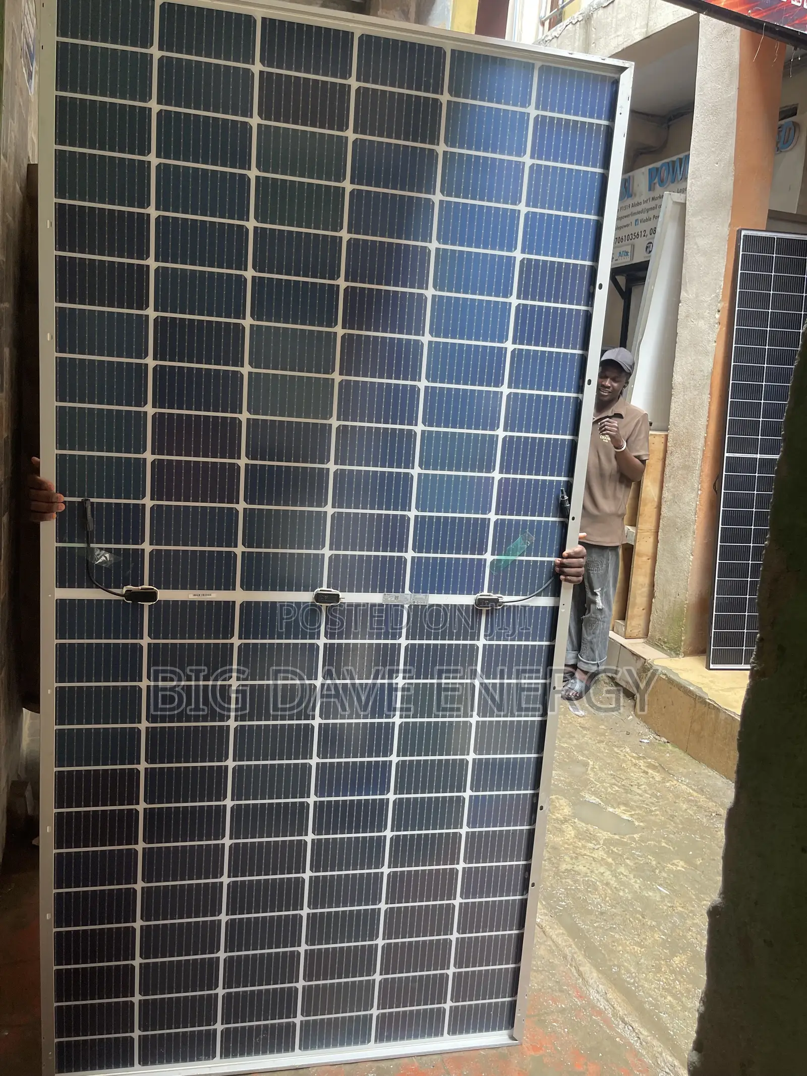 590w Bifacial Solar Panel