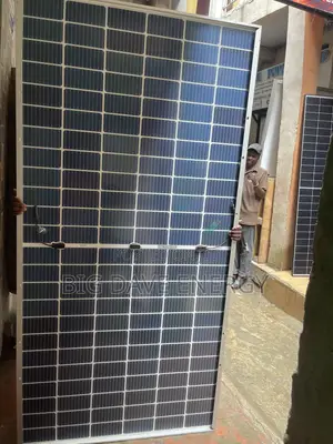 590w Bifacial Solar Panel