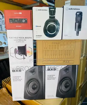 Focusrite Scarlett 2i2, M-Audio Bx5 D3, Ath-M50x, At2020 Midi Bundle