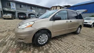 Toyota Sienna 2007 Gold