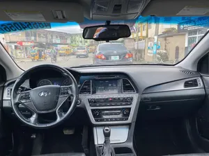Hyundai Sonata Limited Sedan FWD (2.4L 4cyl 6A) 2016 Gray