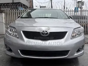 Toyota Corolla LE 4dr Sedan (1.8L 4cyl 4A) 2010 Silver