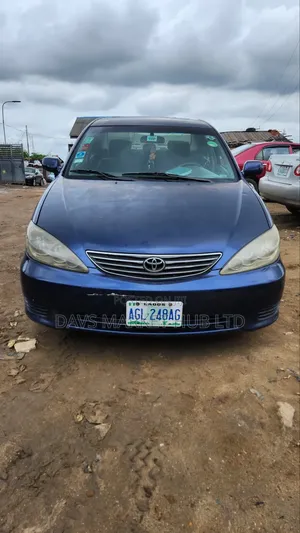 Toyota Camry SE V6 4dr Sedan (3.3L 6cyl 5A) 2005 Blue