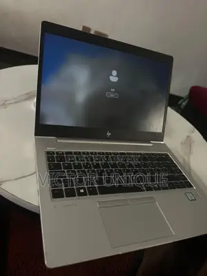 Laptop HP EliteBook 840 G5 8GB Intel Core i5 SSHD+SSD 256GB