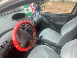 Toyota Yaris 1.4 2002 Silver