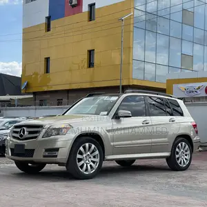 Mercedes-Benz GLK-Class 2012 Gold