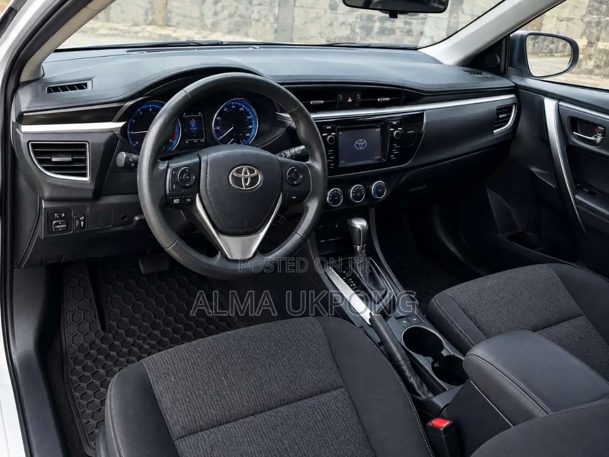Toyota Corolla 2016 Silver