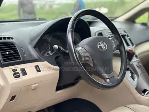 Toyota Venza V6 AWD 2011 Gray