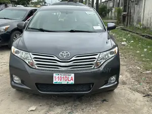 Toyota Venza V6 AWD 2011 Gray