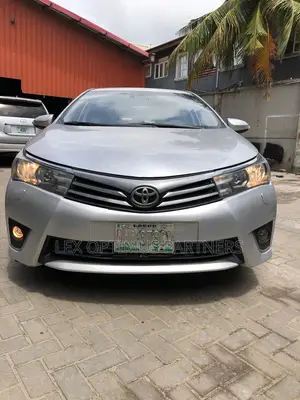 Toyota Corolla LE Eco 4dr Sedan (1.8L 4cyl CVT) 2015 Silver