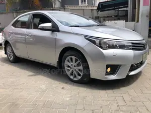 Toyota Corolla LE Eco 4dr Sedan (1.8L 4cyl CVT) 2015 Silver
