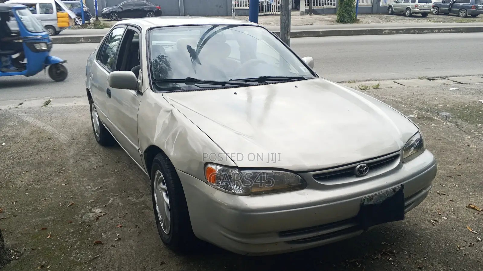 Toyota Corolla 1.9 D Hatchback 2000 Silver