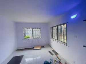 3bdrm Block of Flats in Ogunsolu, Mangoro for rent