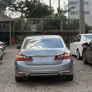 Honda Accord EX-L V6 4dr Sedan FWD (3.5L 6cyl 6A) 2017 Silver
