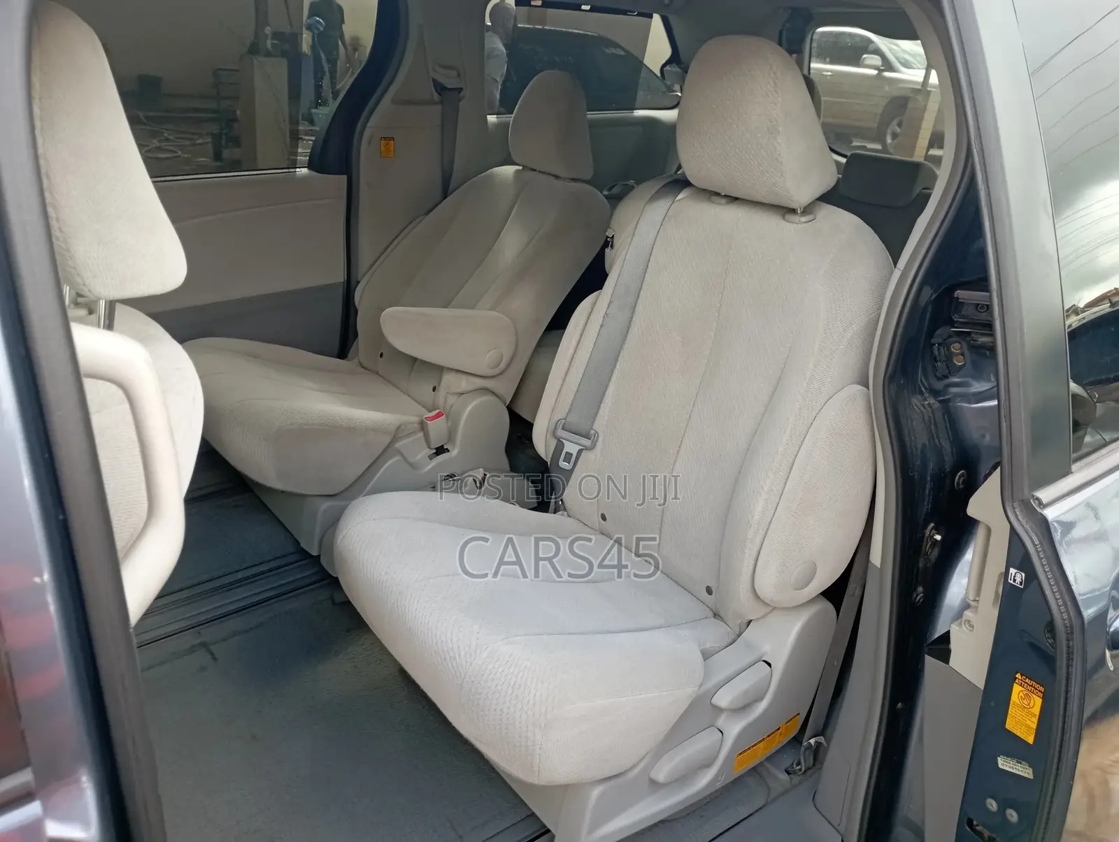 Toyota Sienna 2013 Blue