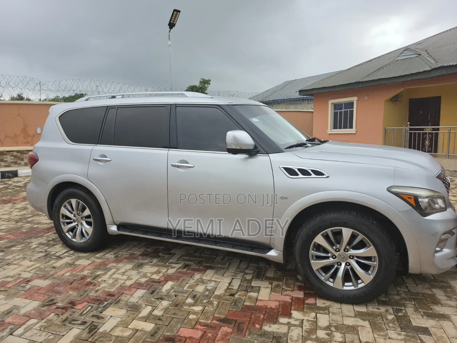 Infiniti QX80 2016 Silver