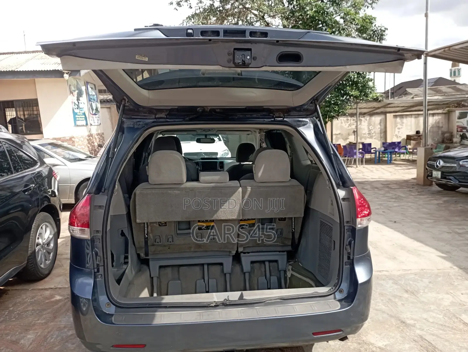Toyota Sienna 2013 Blue