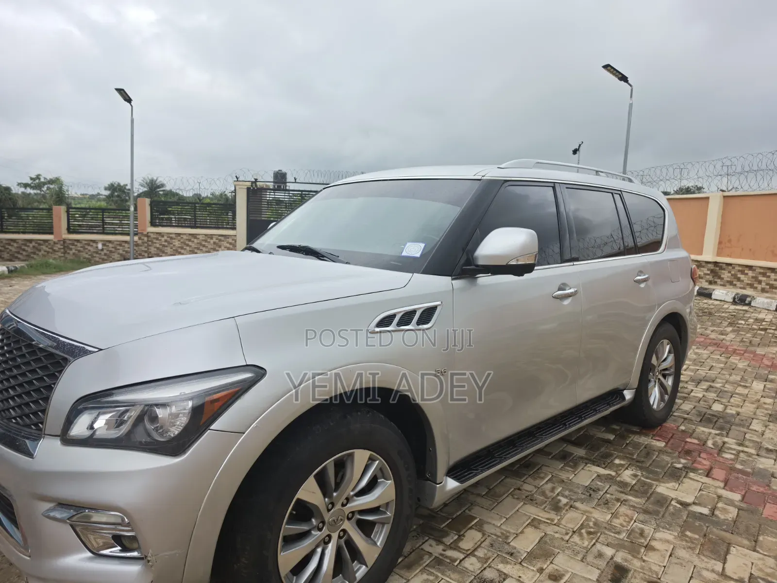 Infiniti QX80 2016 Silver