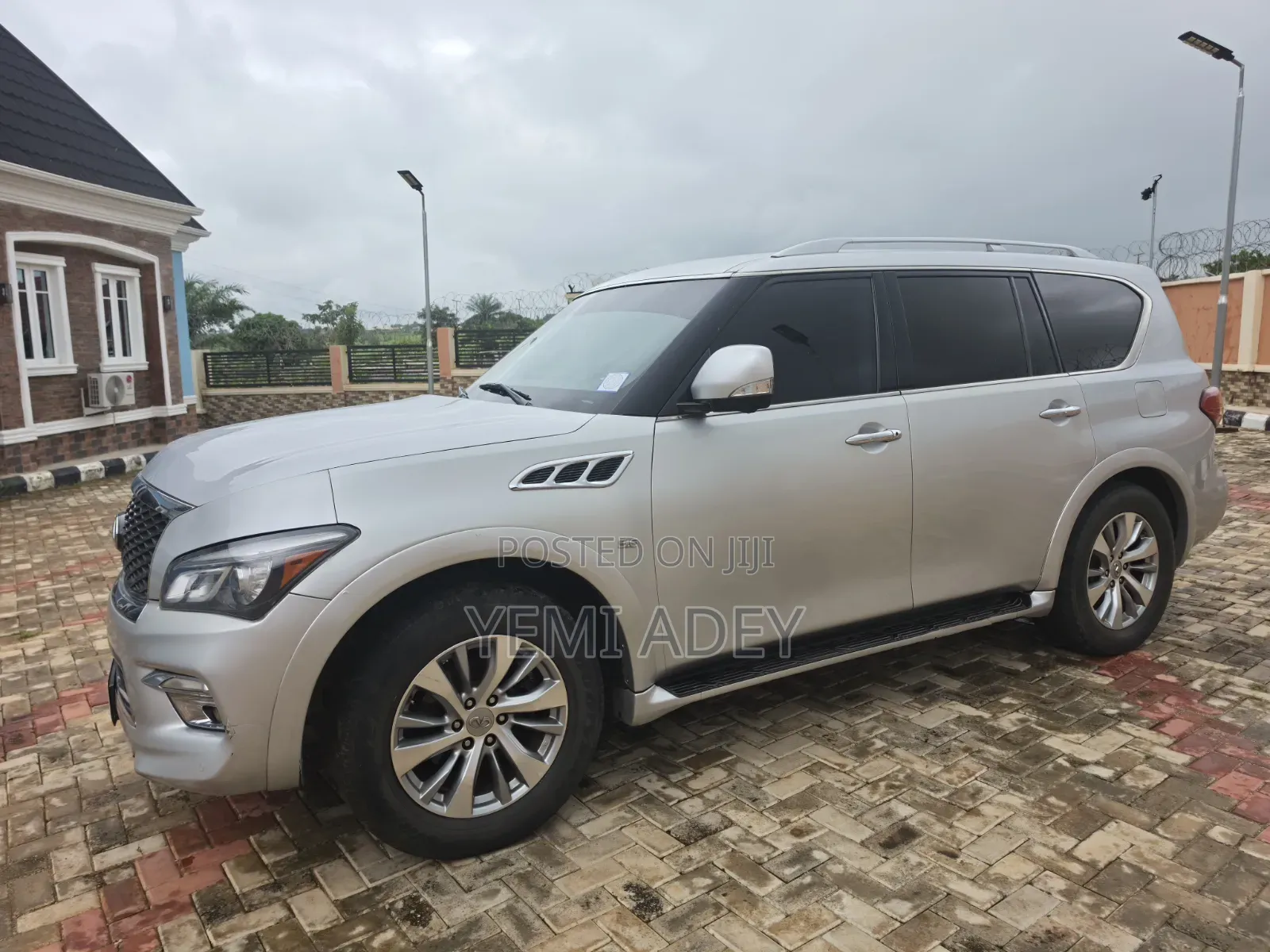 Infiniti QX80 2016 Silver