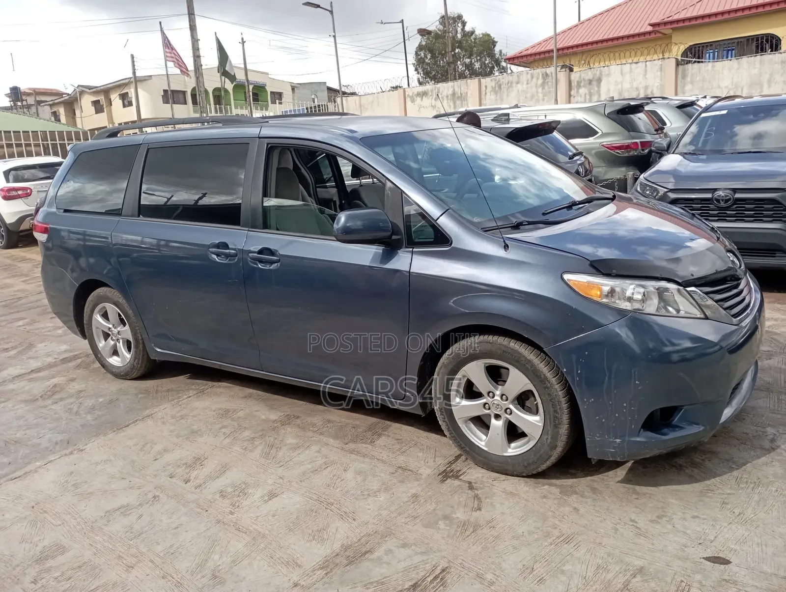 Toyota Sienna 2013 Blue