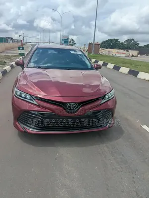 Toyota Camry LE (2.5L 4cyl 8A) 2019 Ivory