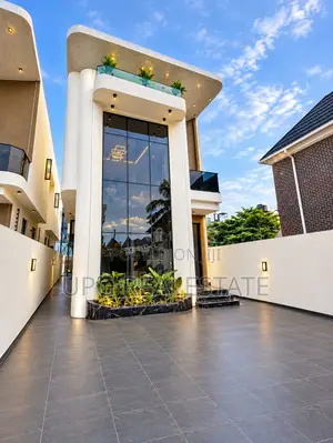 5bdrm Duplex in Ikota for sale