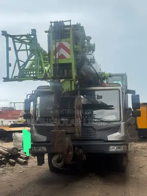 Zoom Lion 50Ton Crane