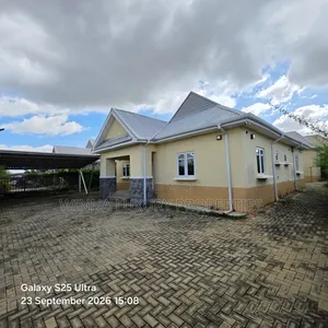 5bdrm Bungalow in Von Garden Estate, Lugbe District for sale
