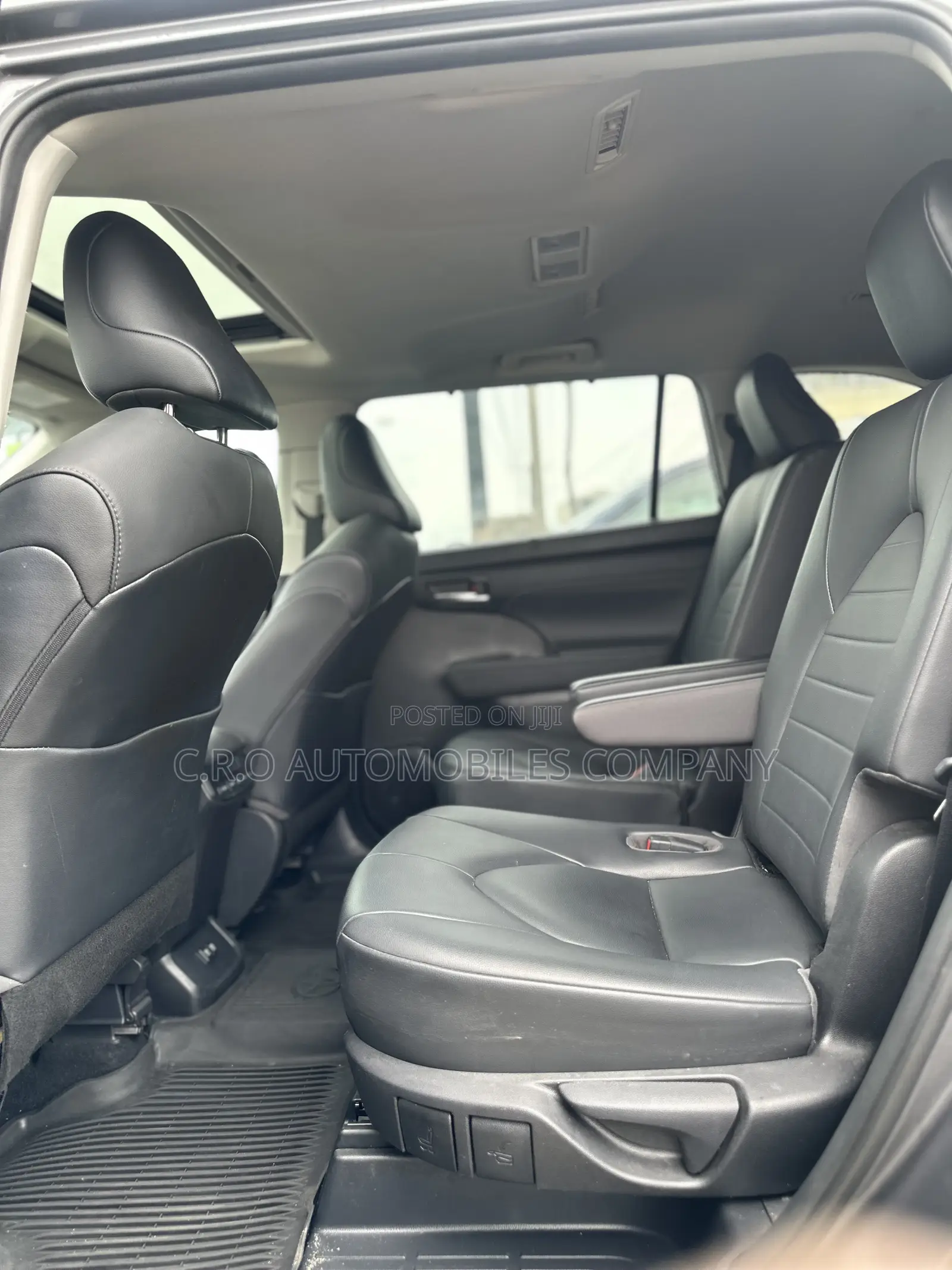 Toyota Highlander XLE 2021 Gray
