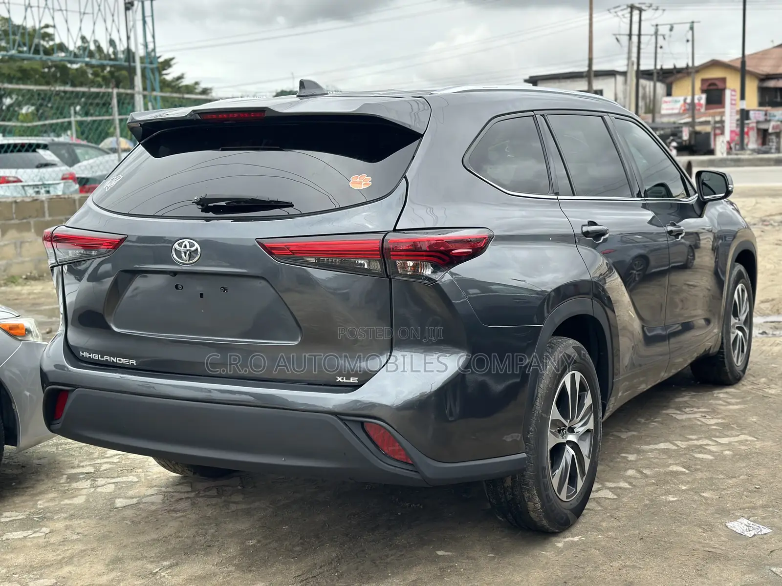 Toyota Highlander XLE 2021 Gray