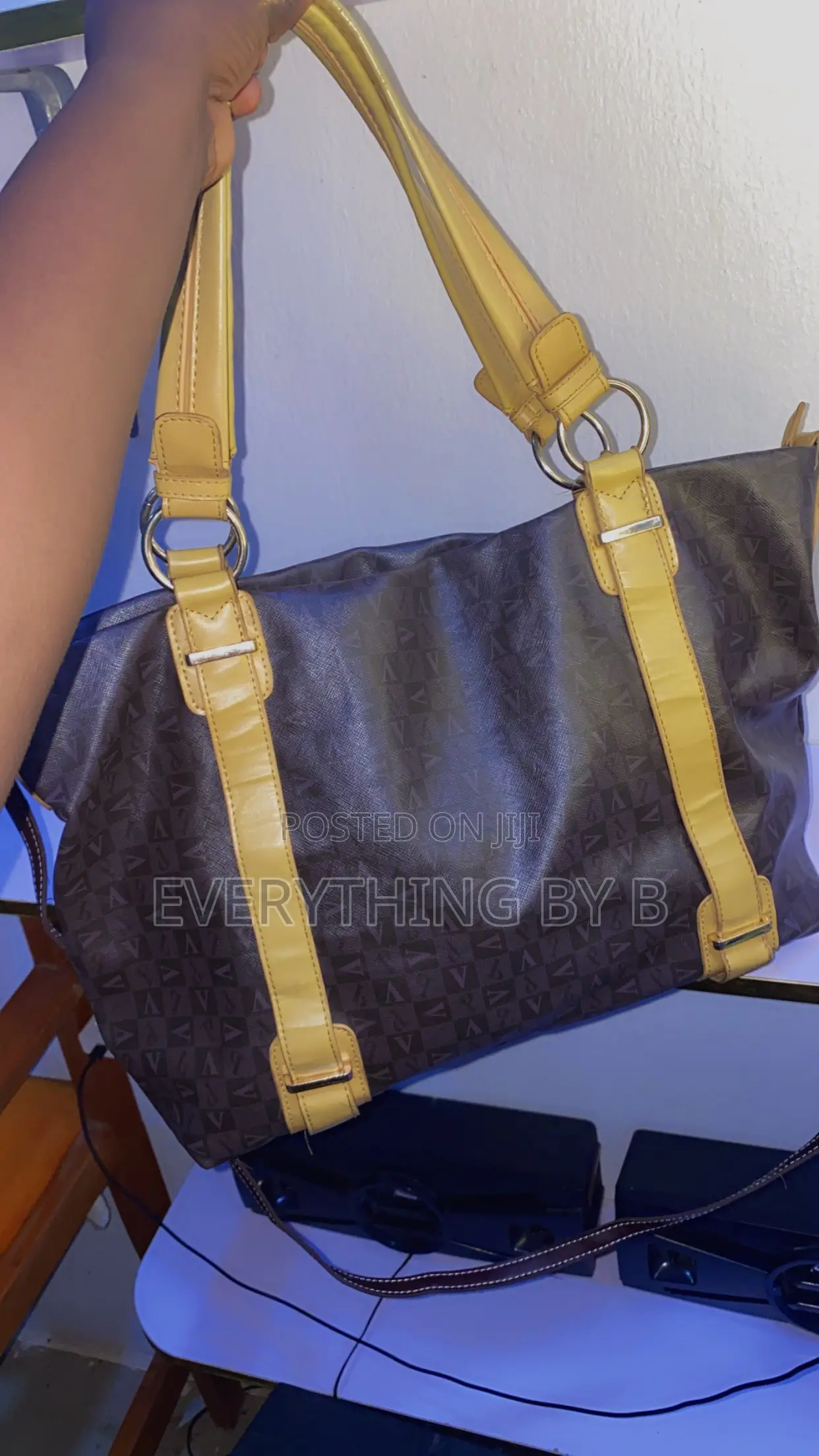 Nice Thrift Bags (Akube)