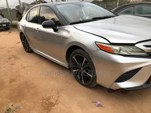 Toyota Camry XSE V6 (3.5L V6 8A) 2019 Gray