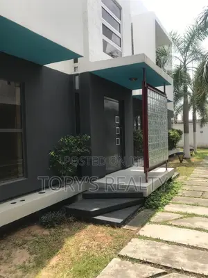 3bdrm Townhouse / Terrace in Agungi for rent