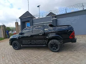 Toyota Hilux 2022 Black