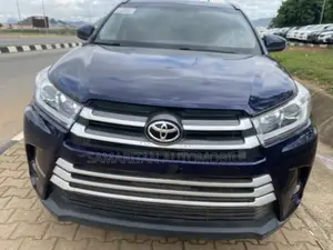 Toyota Highlander LE V6 4x2 (3.5L 6cyl 6A) 2016 Blue