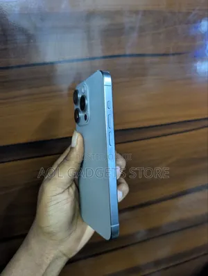 Apple iPhone 15 Pro 128 GB Graphite