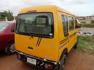 Suzuki Every 2000 Yellow
