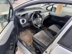Toyota Yaris 2013 Silver