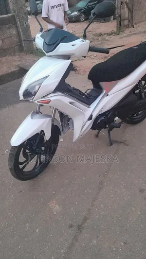 Motorcycle 2025 White