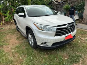 Toyota Highlander Limited 4dr SUV (3.5L 6cyl 6A) 2015 White
