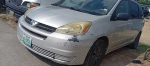 Toyota Sienna 2005 Silver