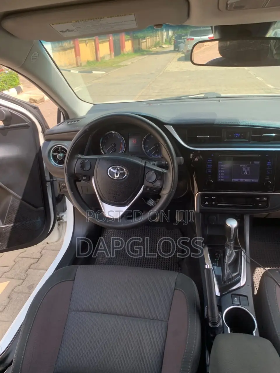 Toyota Corolla 2019 White