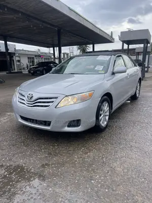 Toyota Camry LE 4dr Sedan (2.5L 4cyl 6AM) 2010 Silver