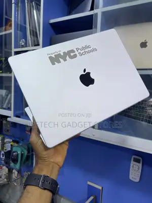 Laptop Apple MacBook Pro 2023 M3 8GB Apple M3 SSD 512GB