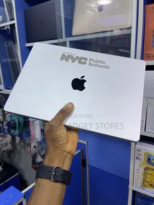Laptop Apple MacBook Pro 2023 M3 8GB Apple M3 SSD 512GB