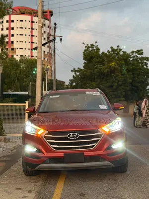 Hyundai Tucson 2017 Red