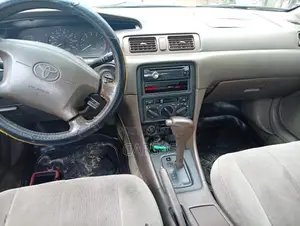 Toyota Camry 1998 Gold
