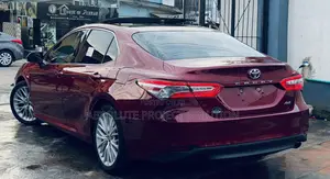 Toyota Camry 2018 Burgundy