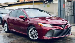 Toyota Camry 2018 Burgundy